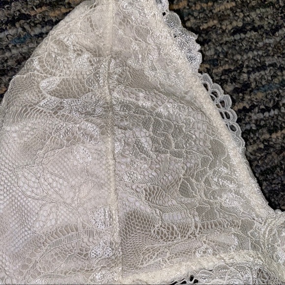Lace bralettes - Picture 4 of 4